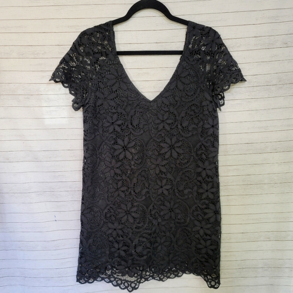 BB DAKOTA BLACK LACE SHIFT DRESS, SZ SMALL